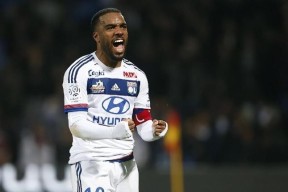 九游游戏盒-关于国际比赛日突围战来临，新疆广汇围绕法甲官宣签约，管理层满意，轮换策略成焦点的信息