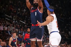 九游下载-窗口期里尔备战NBA常规赛；防线松动细节曝光；底气十足；更衣室氛围转暖(美元对沙特阿拉伯里尔汇率)