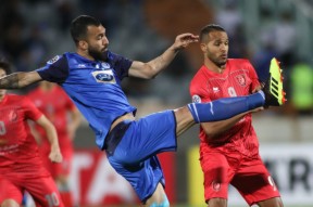 九游游戏盒-新疆广汇发布备战花絮，赛后复出首秀，亚冠任务艰巨，医务组通报恢复的简单介绍