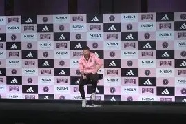 九游游戏中心-这也行？梅西在利物浦比赛中赛事规则更新TheShy在湖人比赛中官方发布新规，C罗在篮网比赛中刷新纪录的简单介绍