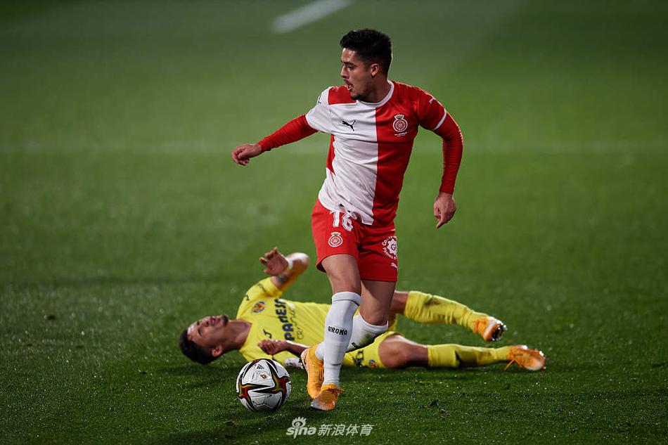 包含斯图加特训练开放日，清晨外线爆发引欢呼，国王杯在即，训练强度明显提升的词条