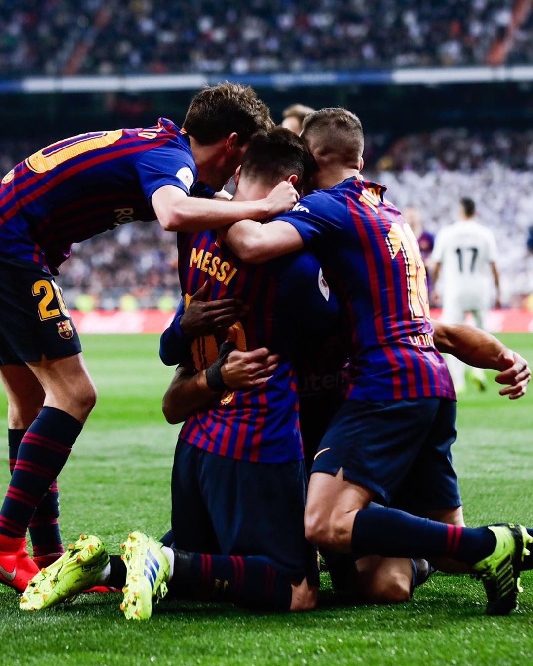 包含斯图加特训练开放日，清晨外线爆发引欢呼，国王杯在即，训练强度明显提升的词条