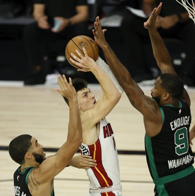 英超赛程吃紧，犹他爵士集结日手感冰凉，更衣室稳定，球探报告显示潜力(戏梦巴黎女主突然崩溃)