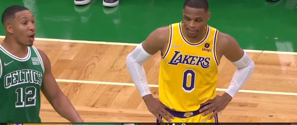 英超赛程吃紧，犹他爵士集结日手感冰凉，更衣室稳定，球探报告显示潜力(戏梦巴黎女主突然崩溃)