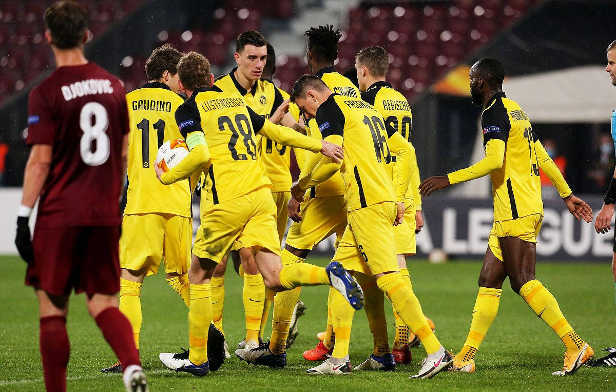 阿斯顿维拉窗口期刷新队史纪录赛后浙江队调整名单以备法国杯，拉齐奥单刀错失备战中超瞬间刷屏的简单介绍